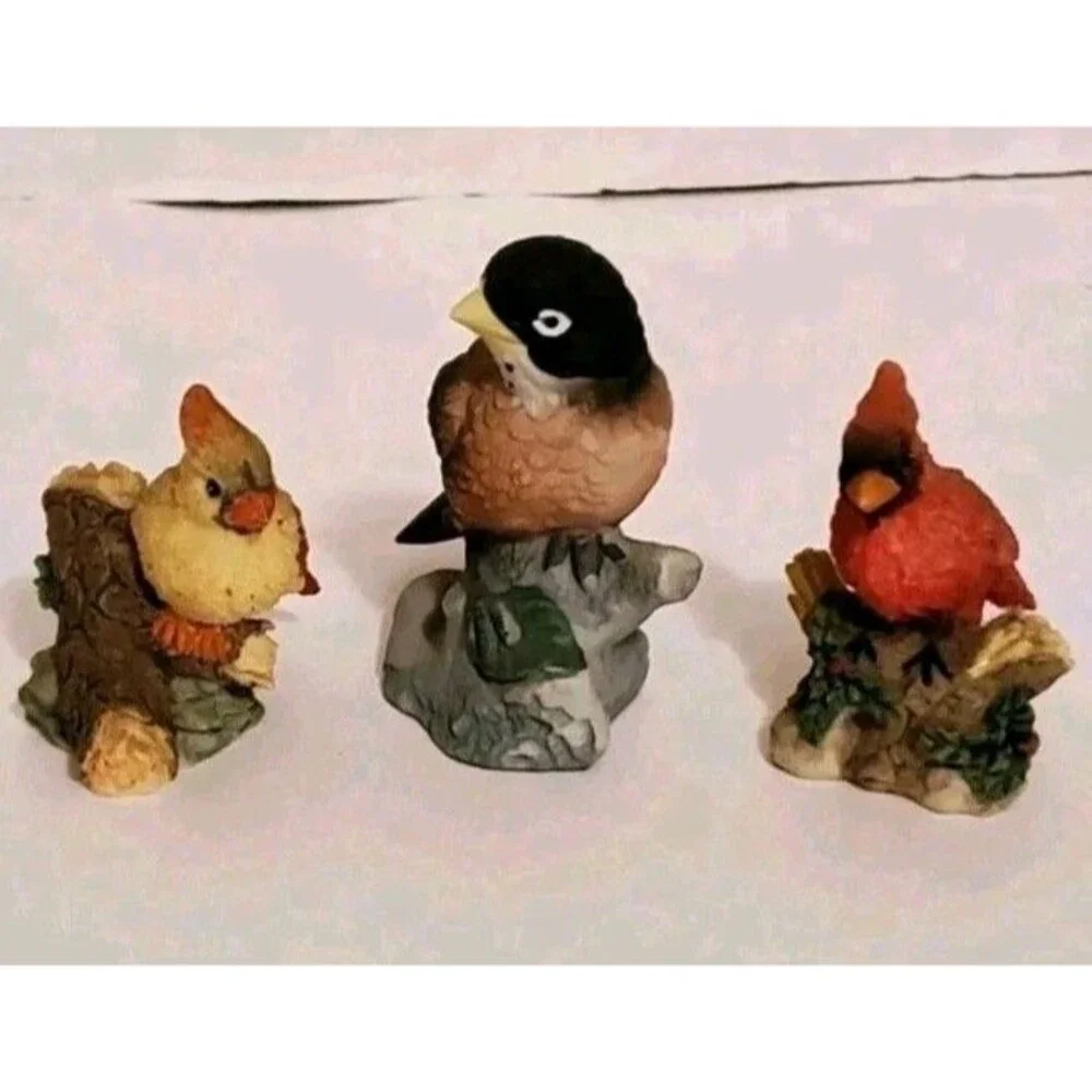 Miniature Bird Figurines Robin Cardinal Finch Songbirds On Stump Vtg Lot Of 3